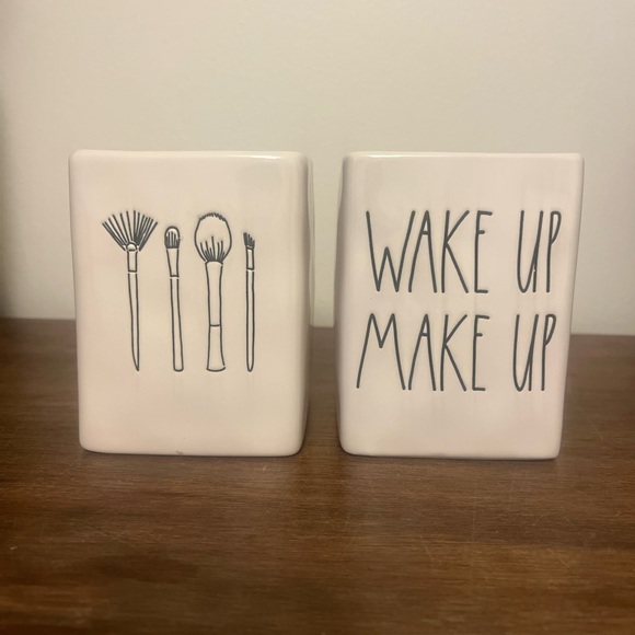 Rae Dunn Artisan Collection Makeup Holders - Picture 1 of 4